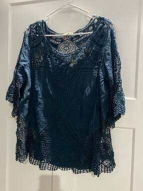 Democracy Crochet Lace Boho Short Sleeve Top Navy Teal Blue Size Medium